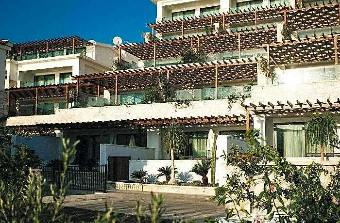 Lures Hotel